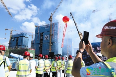 三亚亚沙村首栋大楼提前15天封顶