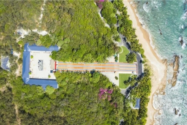 凤凰网 | 去有彩虹的地方结婚！三亚大小洞天婚拍基地、彩虹滑道成新人爆款打卡点