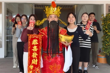 春节我在岗|天涯小镇旅游市场迎来“开门红”，一线暖心服务“不打烊”