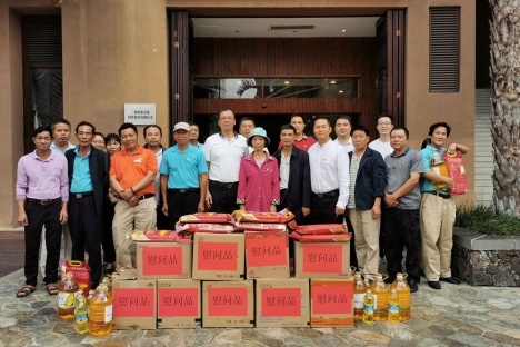 三亚旅文集团2020年元旦慰问困难党员老党员显温情、暖人心