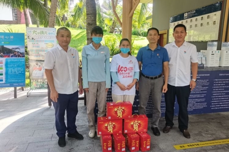 三亚旅文集团大小洞天公司开展2021年“送清凉”维权关爱活动